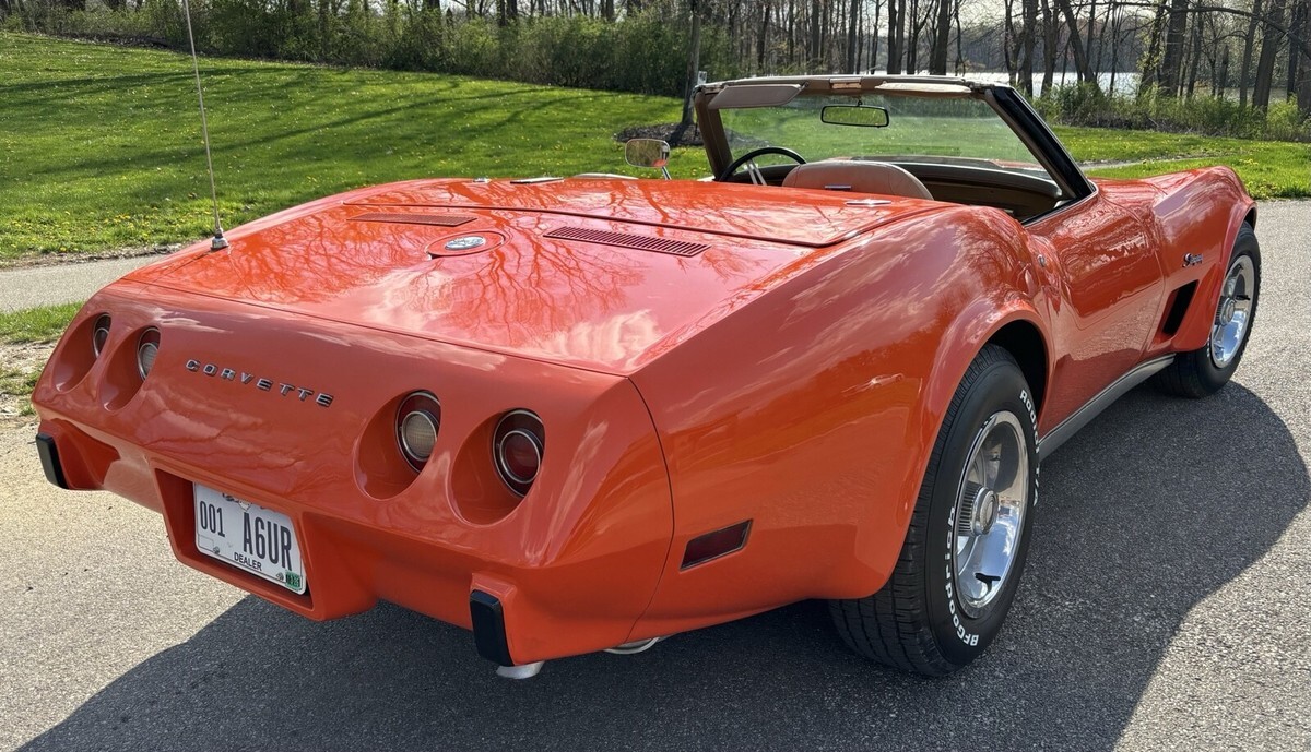 1975 Chevrolet Corvette 4 speed Convertible - photo 4