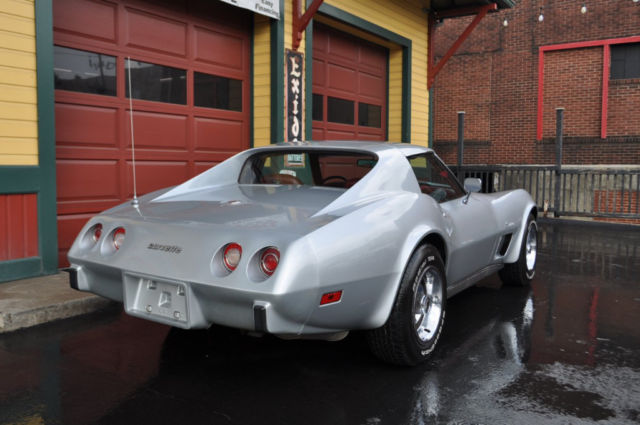1975 Chevrolet Corvette Original #'s Matching Silver/Red Coupe - photo 3