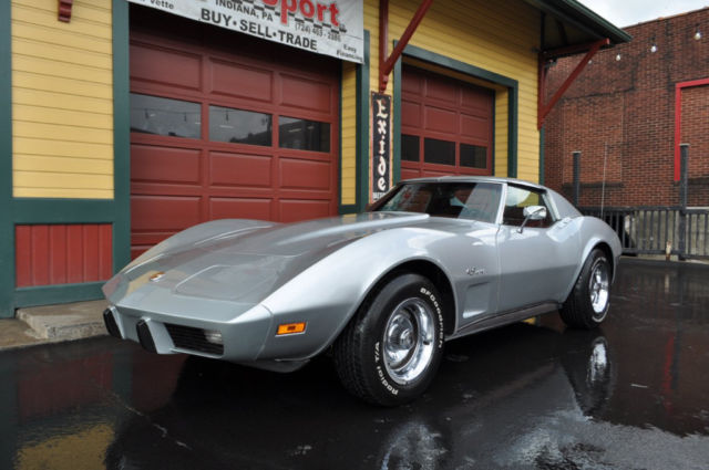 1975 Chevrolet Corvette Original #'s Matching Silver/Red Coupe - photo 6