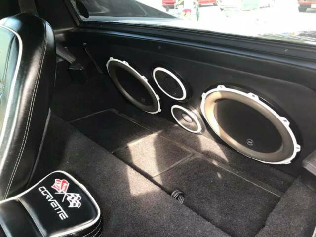 1975 Chevrolet Corvette - photo 9