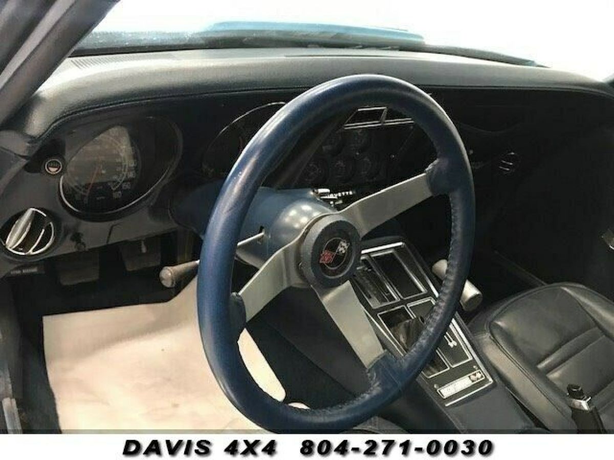 1975 Chevrolet Corvette Stingray Sports Car Four Speed V-8 - photo 10