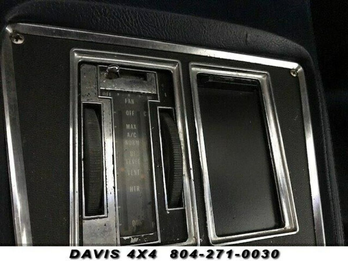 1975 Chevrolet Corvette Stingray Sports Car Four Speed V-8 - photo 12