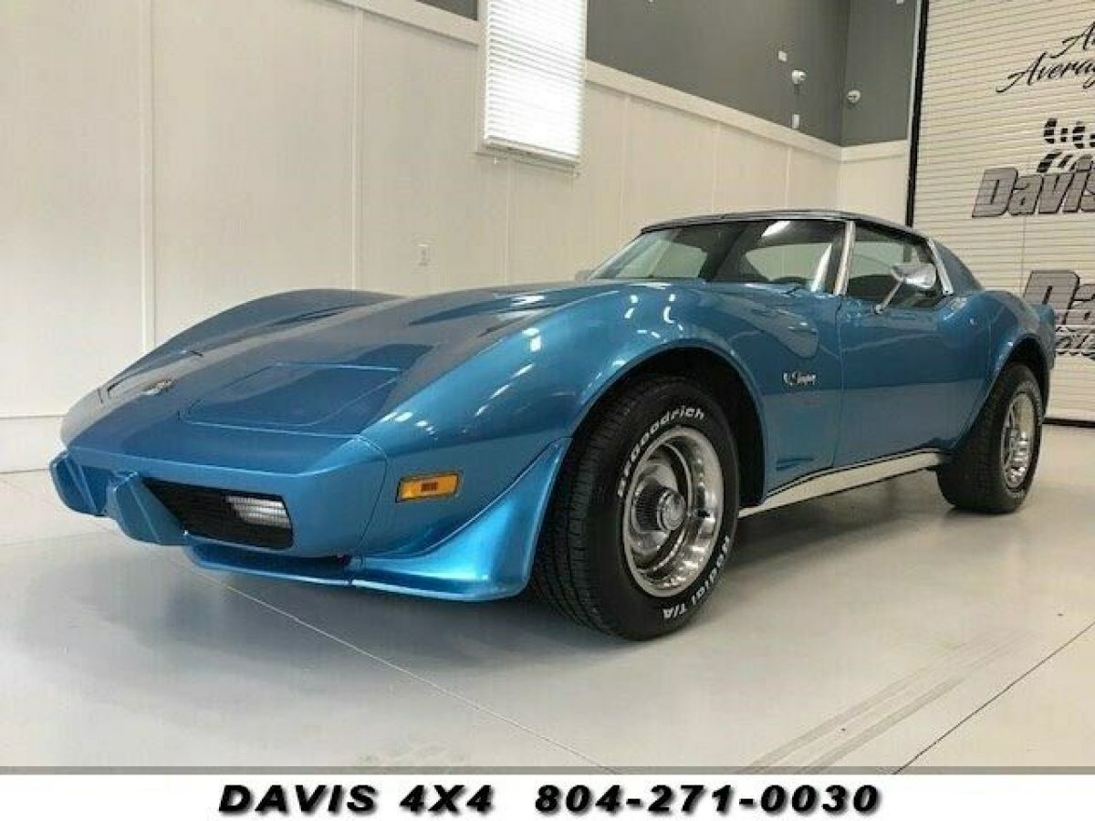 1975 Chevrolet Corvette Stingray Sports Car Four Speed V-8 - photo 4