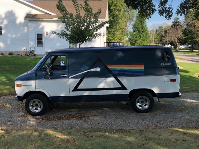 1975 Chevrolet G20 Van Survivor Shag Wagon - photo 2
