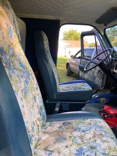 1975 Chevrolet G20 Van Survivor Shag Wagon - photo 9