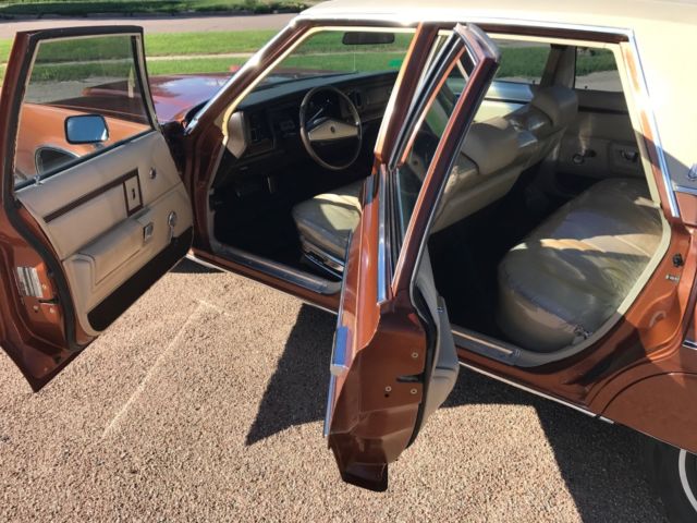 1975 Chrysler Newport Custom - photo 12