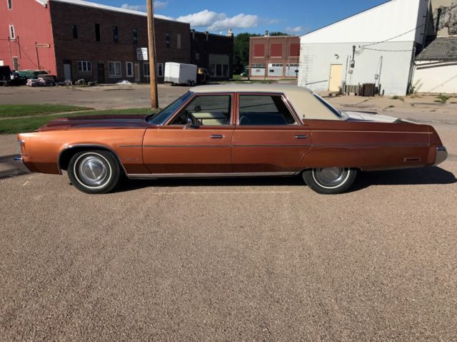 1975 Chrysler Newport Custom - photo 2