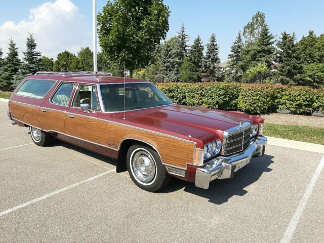 1975 Chrysler Town and Country 9P Wagon