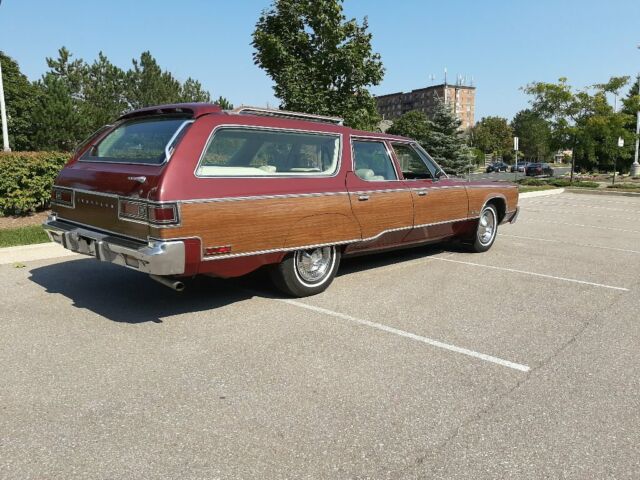 1975 Chrysler Town and Country 9P Wagon - photo 3