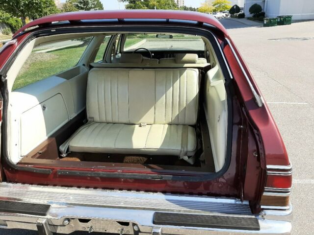 1975 Chrysler Town and Country 9P Wagon - photo 5