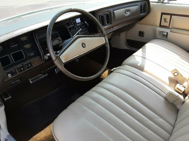 1975 Chrysler Town and Country 9P Wagon - photo 6