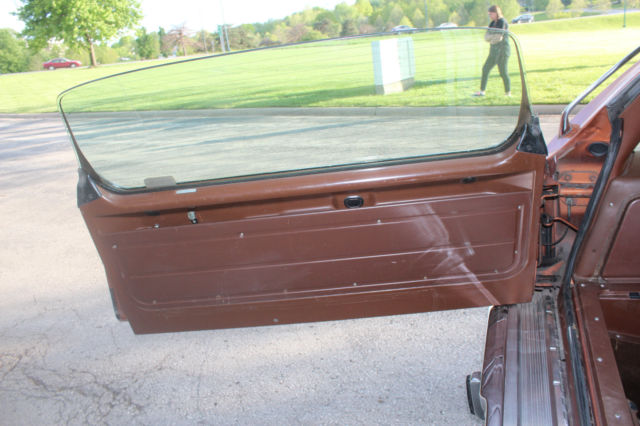 1975 Chrysler Town & Country - photo 12