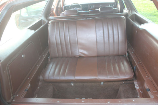 1975 Chrysler Town & Country - photo 13