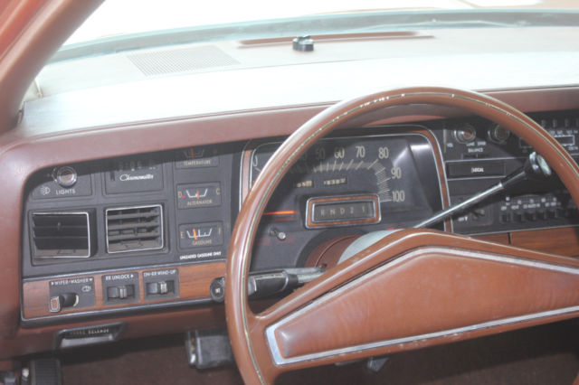 1975 Chrysler Town & Country - photo 6
