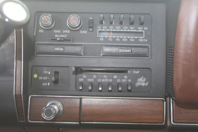 1975 Chrysler Town & Country - photo 9