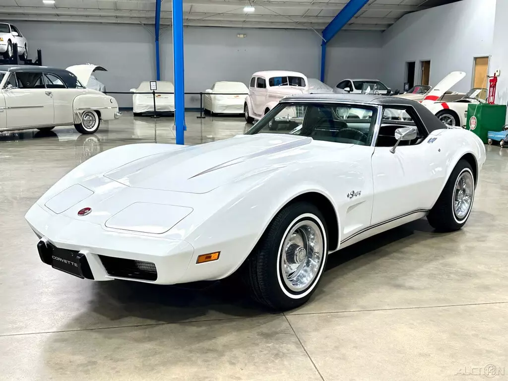 1975 Chevrolet Corvette Convertible - photo 11