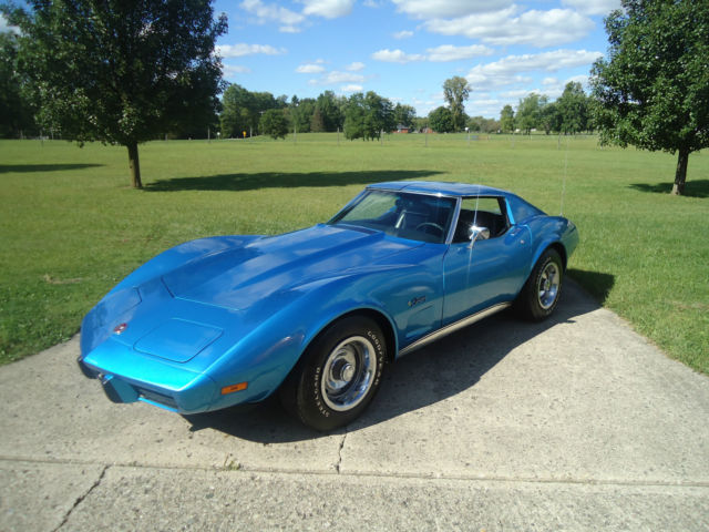 1975 CORVETTE - GORGEOUS -6,027 ACTUAL MILES -YES 6,027 MILES -1 OWNER -4 SPEED 1975 Chevrolet Corvette STINGRAY