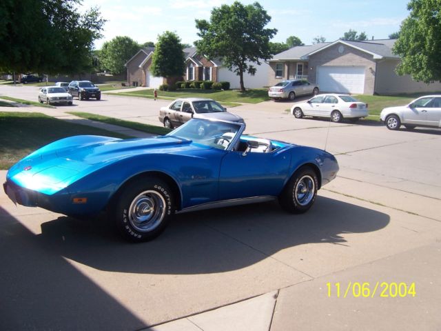 1975 Chevrolet Corvette convertible - photo 12