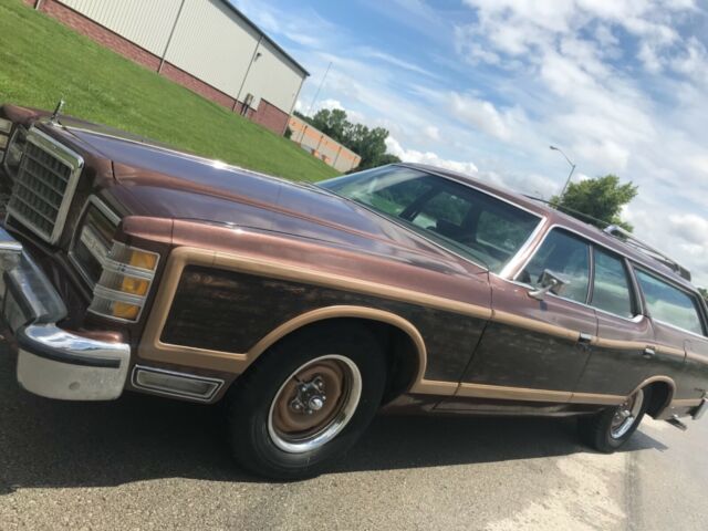 1975 Ford Country Squire - photo 8