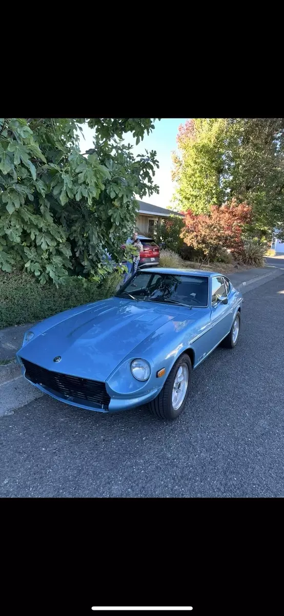 1975 Datsun 240Z / 260Z / 280Z Blue 1975 Datsun 240Z / 260Z / 280Z
