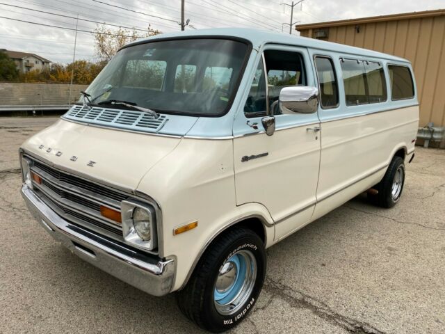 1975 Dodge B200 Sportsman Royal Van Shorty, Original, 360 V8, AC, Super Clean. 1977 Dodge B200 Van