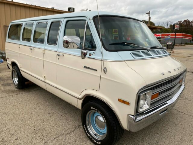 1977 Dodge B200 Van - photo 10