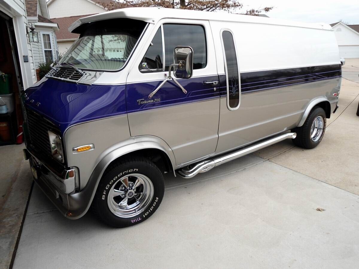 1975 DODGE Custom Van B200 1975 Dodge B200 Tradesman van