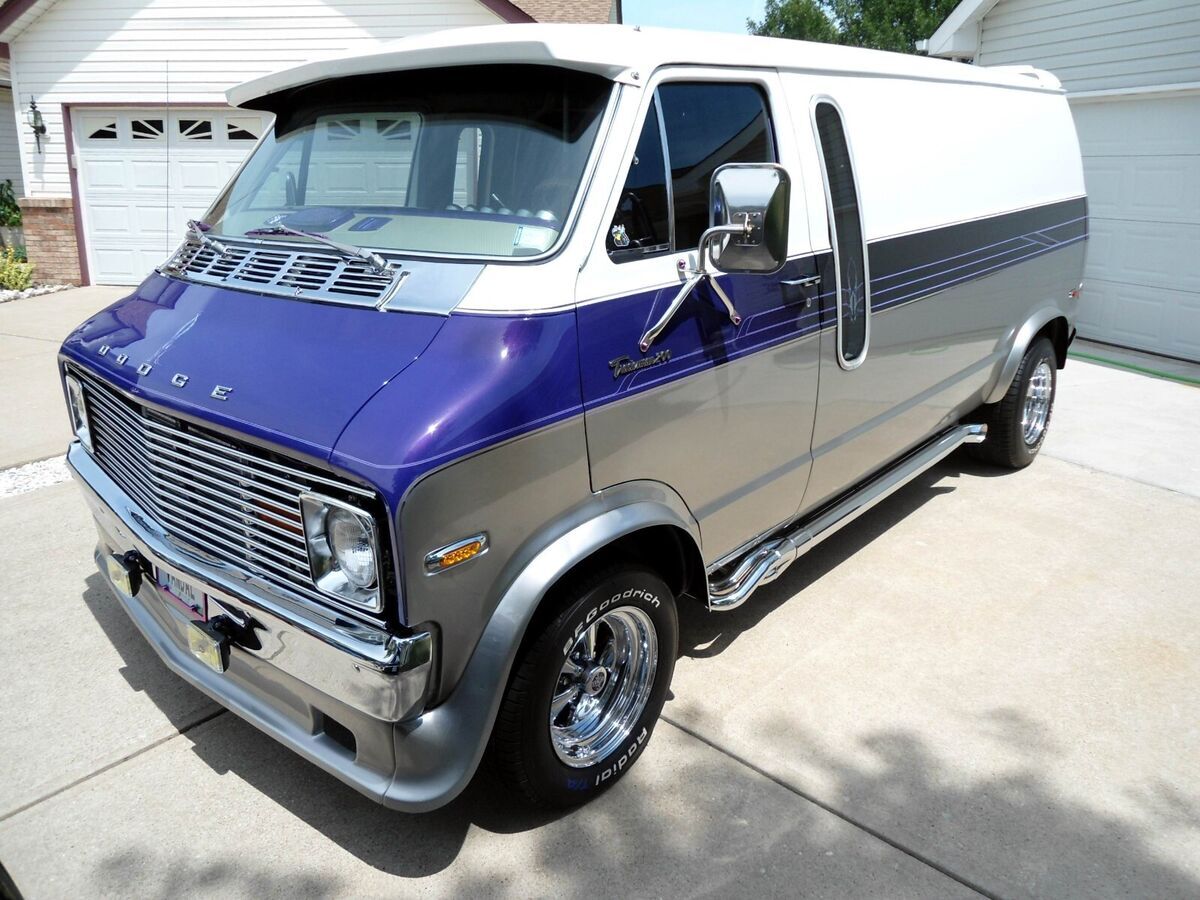 1975 Dodge B200 Tradesman van - photo 11