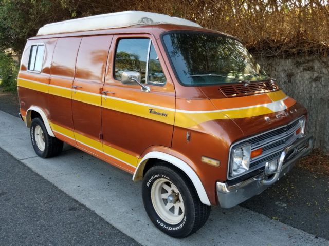 1975 Dodge B200 AWESOME 70s VAN