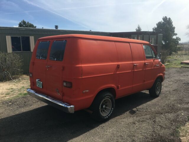 1975 Dodge Tradesman 200 - photo 3