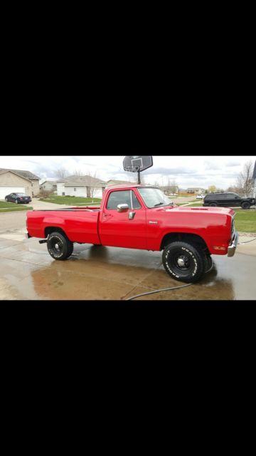 1975 Dodge Power Wagon