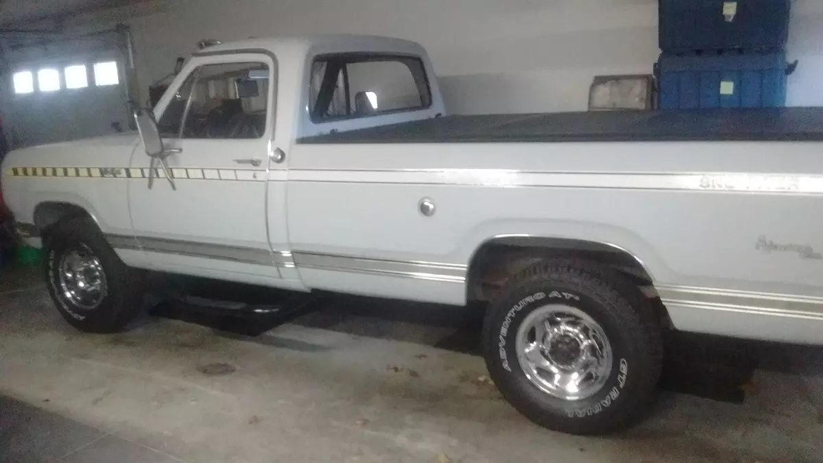 1975 Dodge Power Wagon