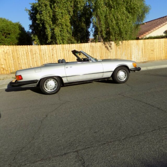 1975 Mercedes-Benz SL-Class - photo 2