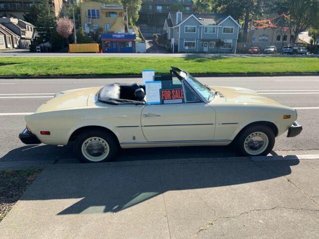 1975 Fiat 124 Spider - photo 2