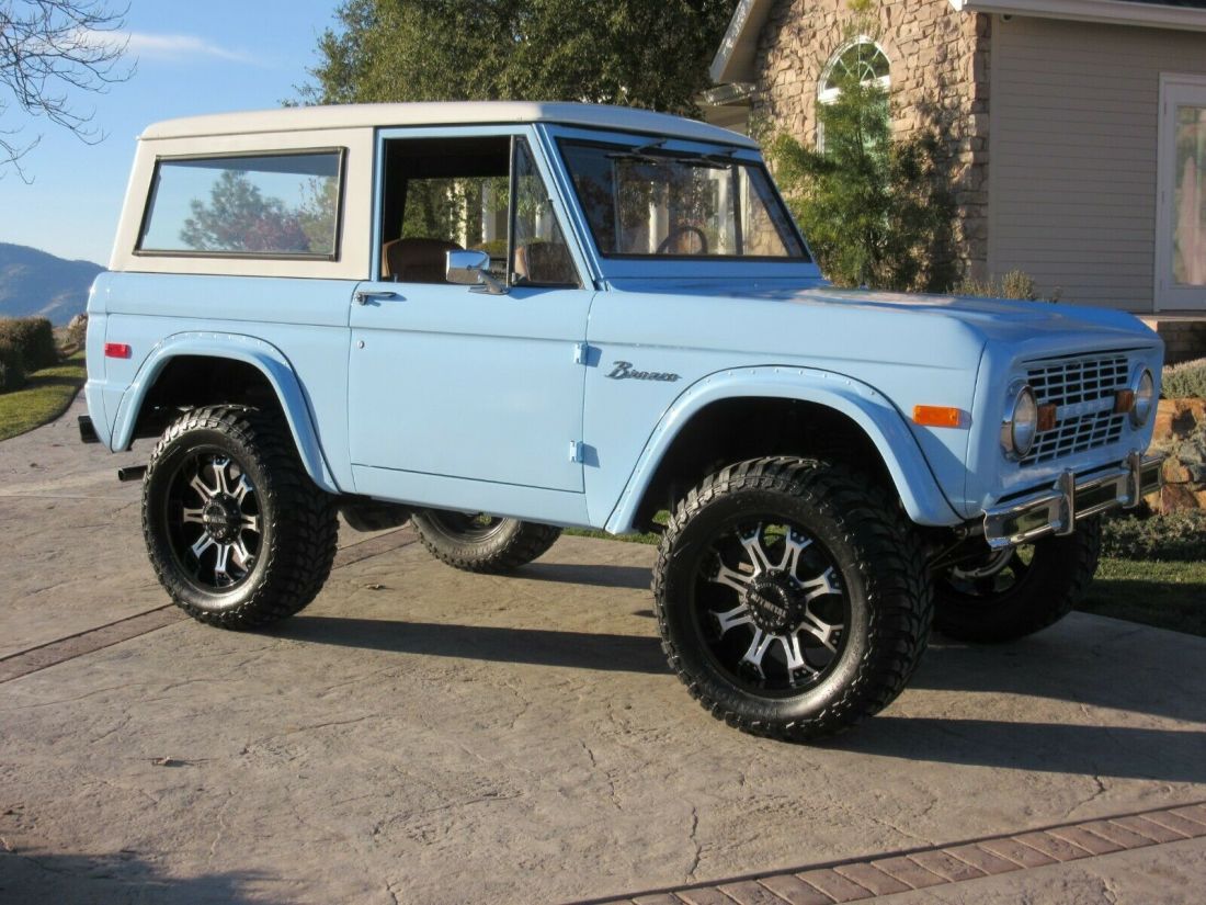1975 Ford Bronco 4X4 Fresh Restoration - The original First Edition Sasquatch V8 1975 Ford Bronco Frame-Off Restoration - FREE DELIVERY