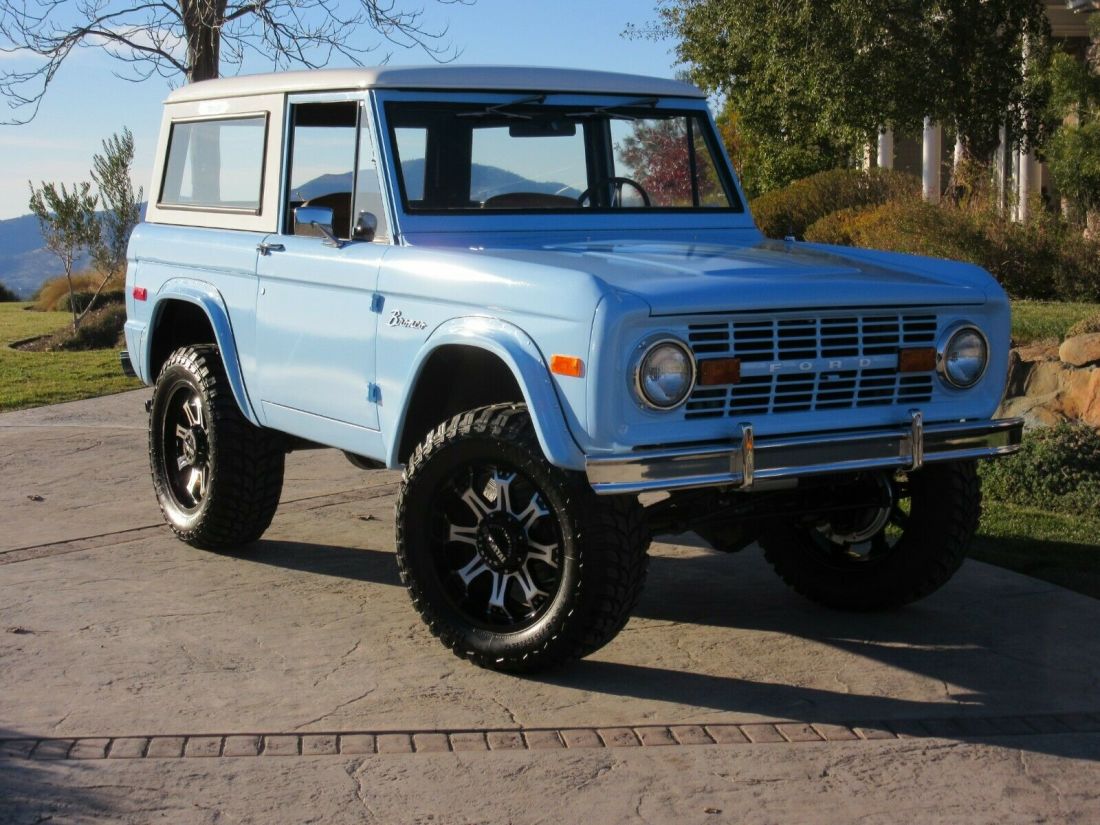 1975 Ford Bronco Frame-Off Restoration - FREE DELIVERY - photo 4