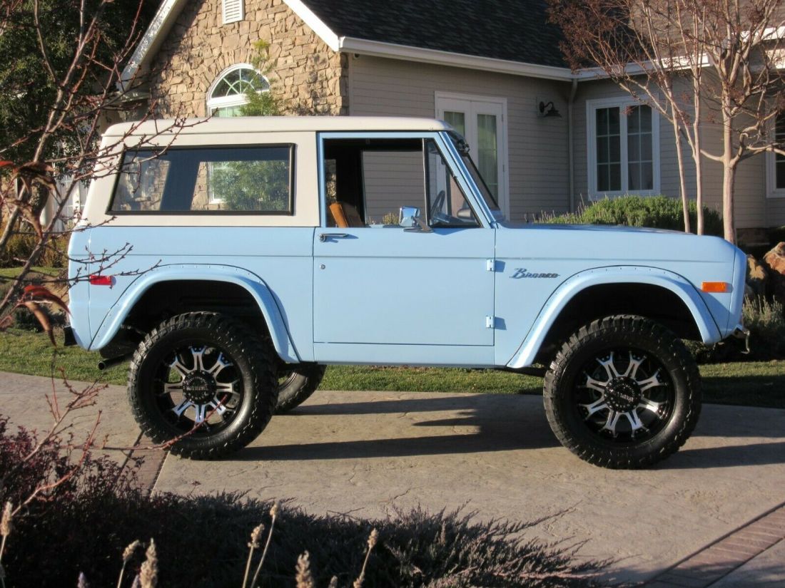 1975 Ford Bronco Frame-Off Restoration - FREE DELIVERY - photo 5