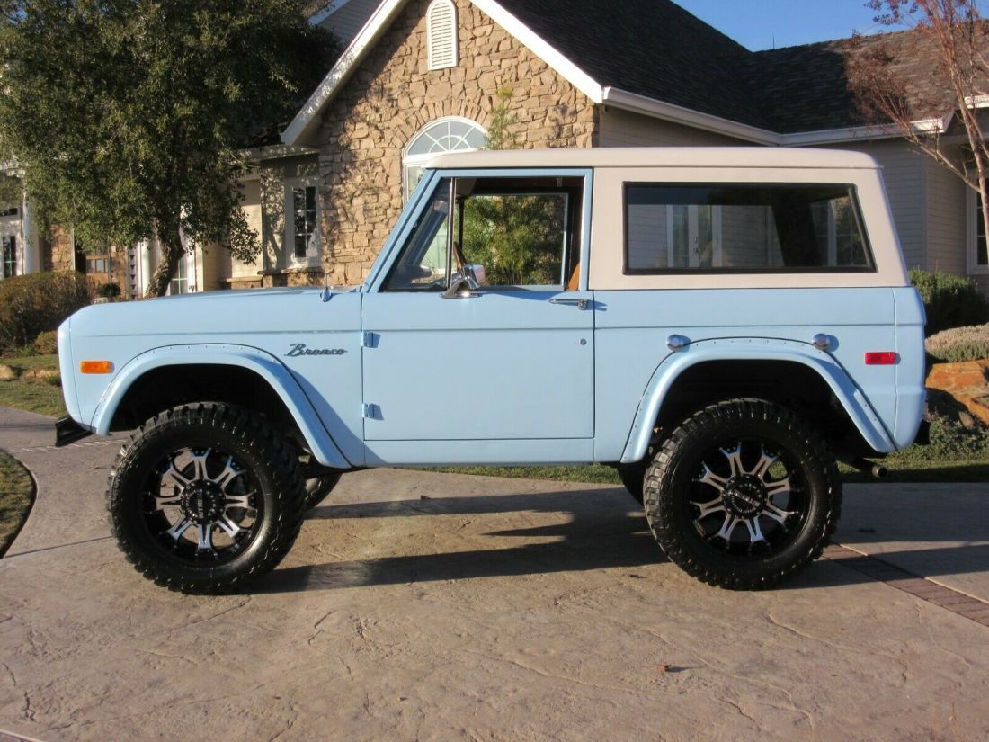 1975 Ford Bronco Frame-Off Restoration - FREE DELIVERY - photo 6