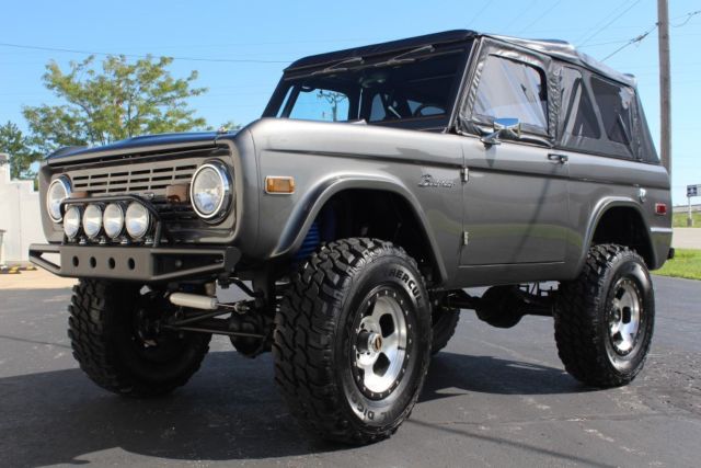 1975 FORD BRONCO 4X4, RESTO-MOD, SPRING 2016 LMC CATALOG FEATURE COVER TRUCK! 1975 Ford Bronco
