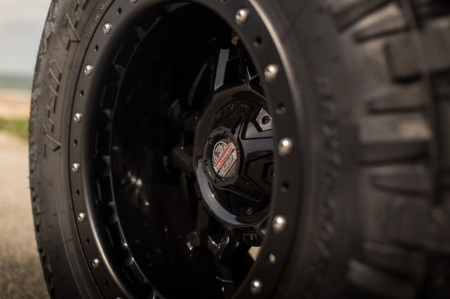 1975 Ford Bronco Custom 38" Tires 5.5" Lift!!! - photo 6
