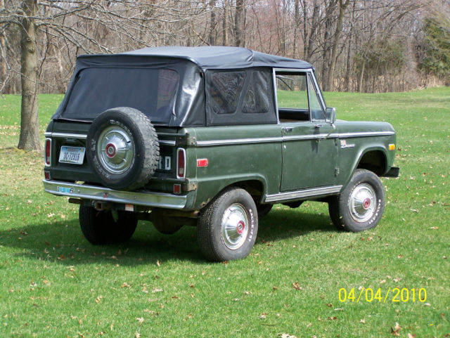 1975 Ford Bronco Ranger Sport Utility 2-Door 302 V8 1975 Ford Bronco Sport