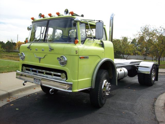 1975 Ford C900 COE Custom Cab - photo 2