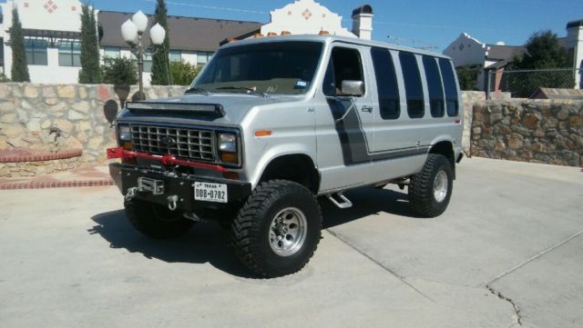 1975 Ford E-Series Van 4X4 VAN - photo 2