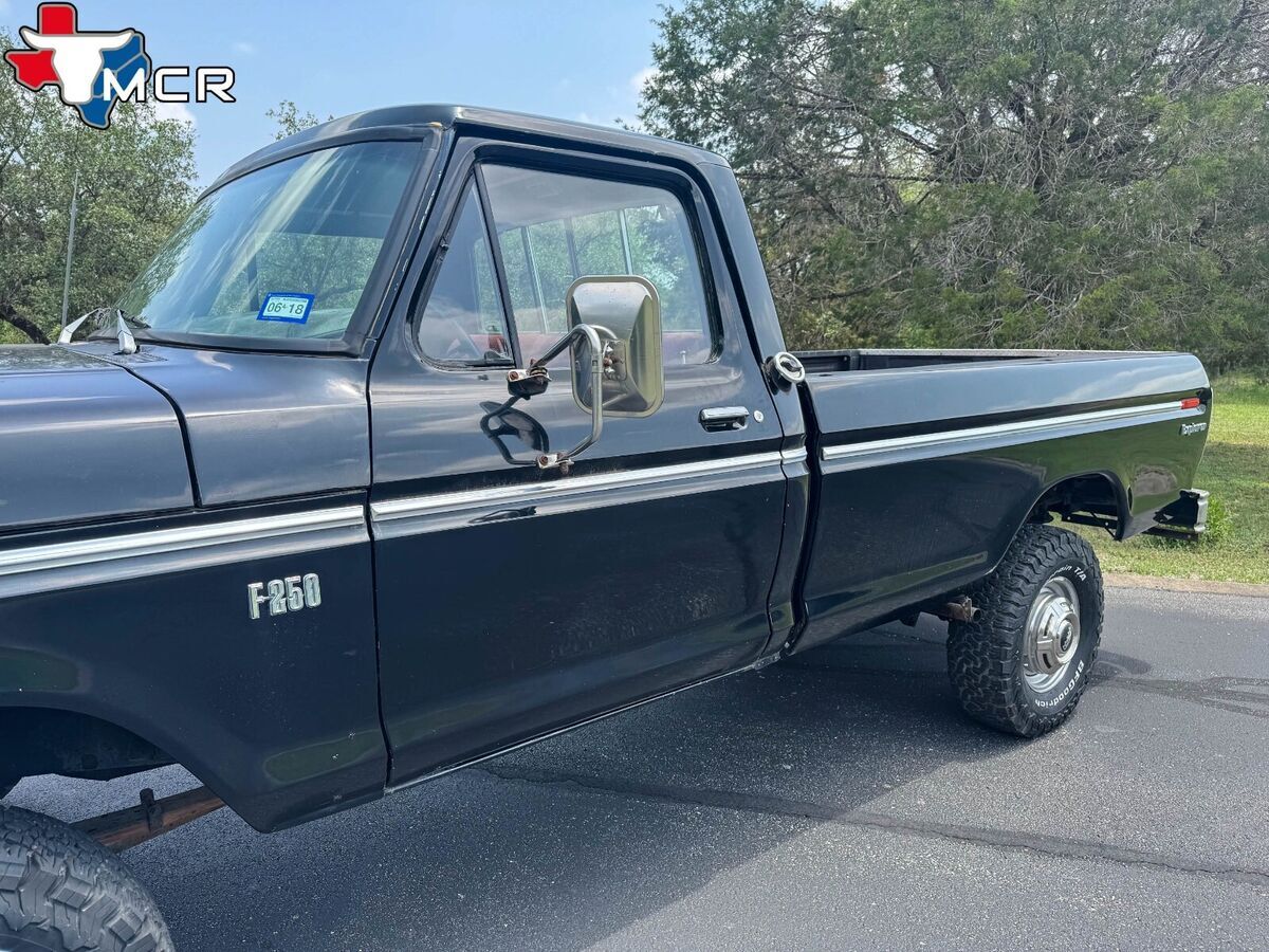 1975 Ford F-250 4x4 - Highboy - Classic Pickup - photo 9