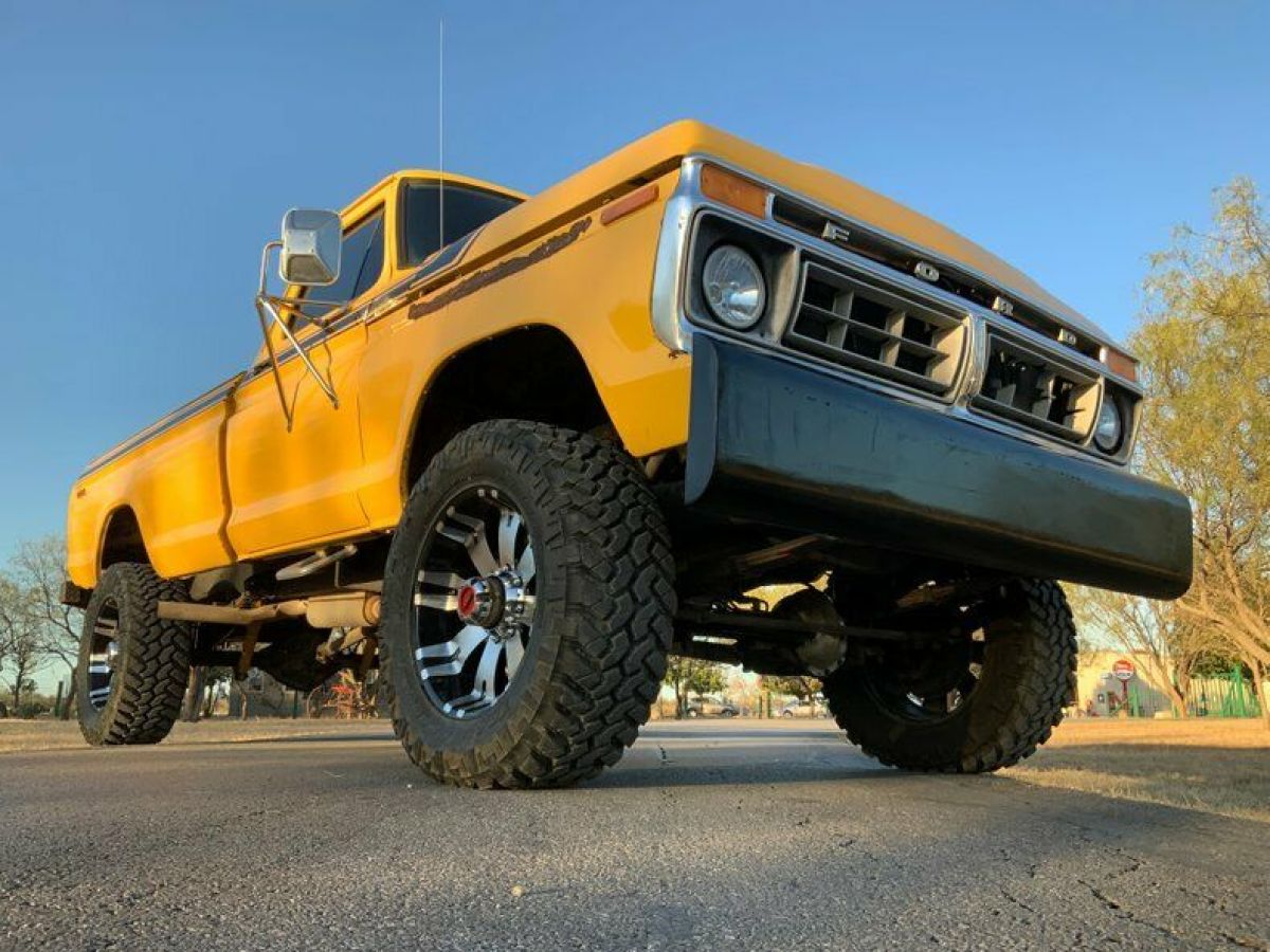 1975 Ford F-250 4WD built up 460 AC Monster Truck - photo 10