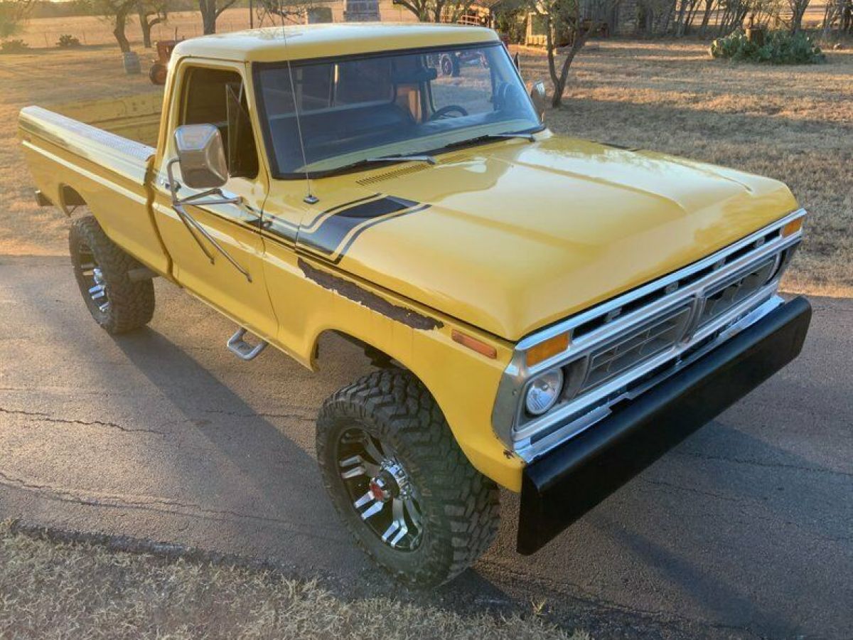1975 Ford F-250 4WD built up 460 AC Monster Truck - photo 11