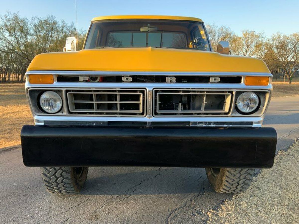 1975 Ford F-250 4WD built up 460 AC Monster Truck - photo 12