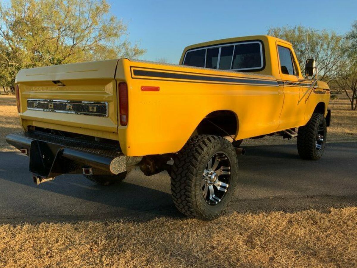 1975 Ford F-250 4WD built up 460 AC Monster Truck - photo 7