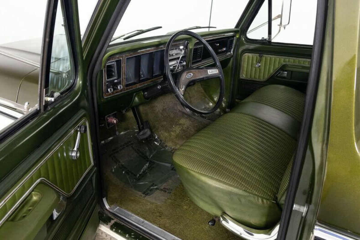 1975 Ford F-250 Camper Special - photo 2