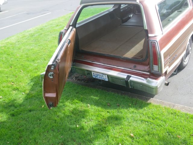 1975 Ford LTD Country Squire Station Wagon - photo 11